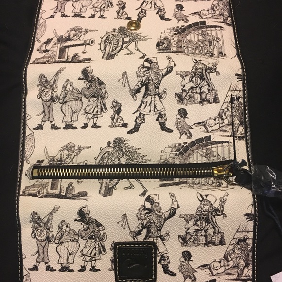 Disney Dooney & Bourke Pirates Wallet - Picture 4 of 4